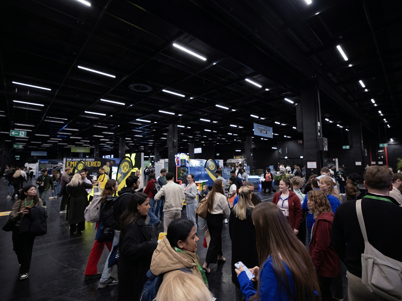 Volle Messehalle beim Absolventenkongress Deutschland in der Koelnmesse.
